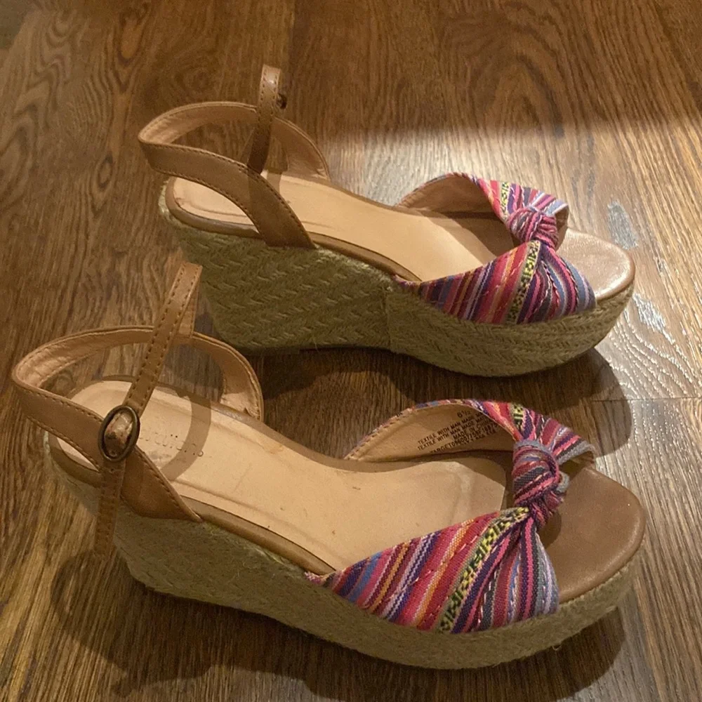 Fun Colorful Wedges - Picture 3 of 5